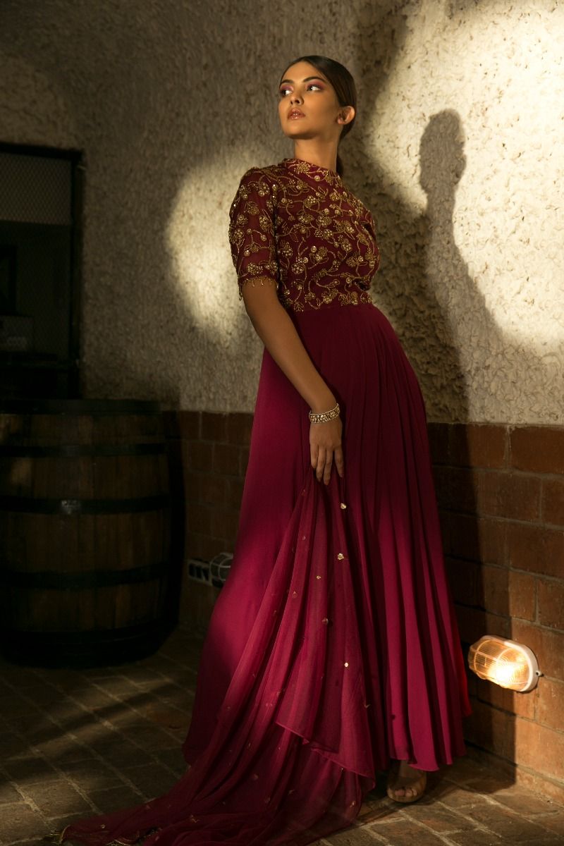 BURGUNDY HIGH NECK GOWN